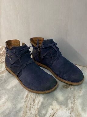 Born Tarkiln Navy Suede Strappy Ankle Boots Comfort Booties 8 M 39